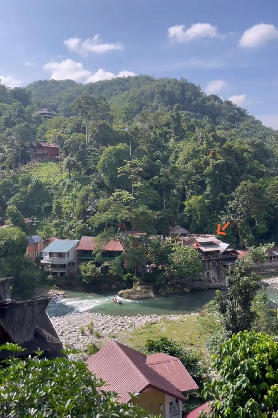 Charlys Little House Hotel Bukit Lawang Eksteriør billede